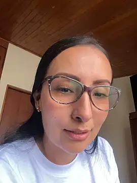 Snapshot of yaralyminjo2 chatting on 01.05.25 yaralyminjo2 online show from 01.05.25