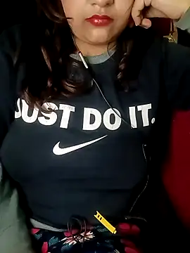 Snapshot of Sexy_Queen6 chatting on 01.22.25 Sexy Queen6 online show from 01.22.25