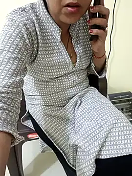 Snapshot of Saroj-Shah chatting on 02.17.25 Saroj-Shah online show from 02.17.25