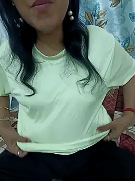 Snapshot of Saroj-Shah chatting on 03.03.25 Saroj-Shah online show from 03.03.25