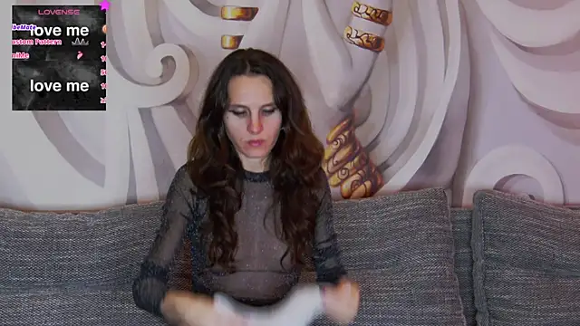 hailey peach online show from 02.02.25