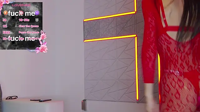 hailey peach online show from 09.26.25