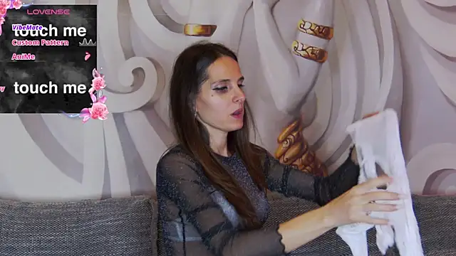 hailey peach online show from 09.27.25