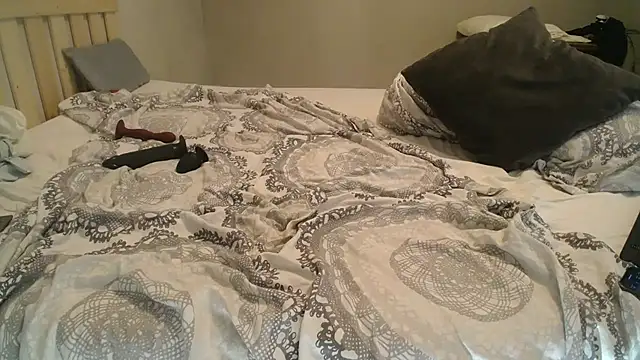 33  Max online show from 02.05.26