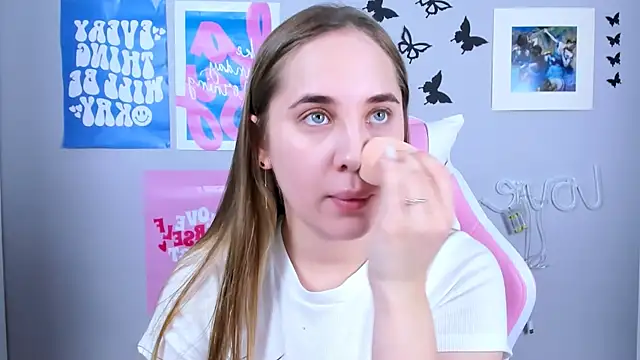 MiaMilas online show from 12.26.24