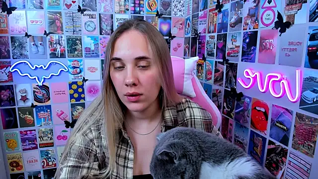 MiaMilas online show from 10.13.25