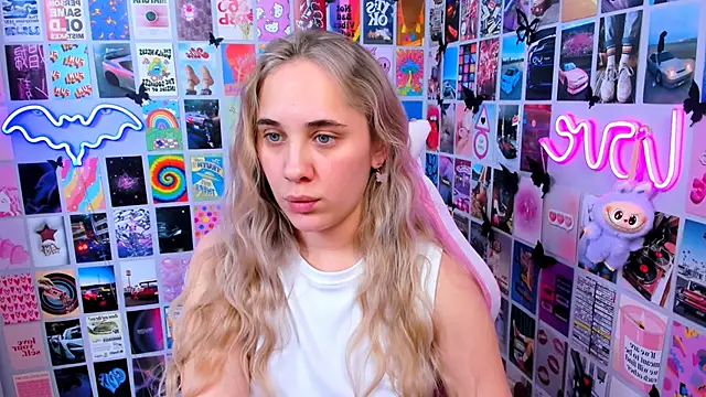 MiaMilas online show from 12.16.25