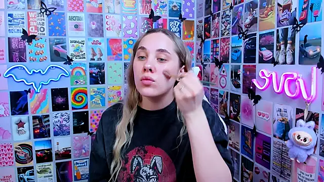 MiaMilas online show from 03.25.26