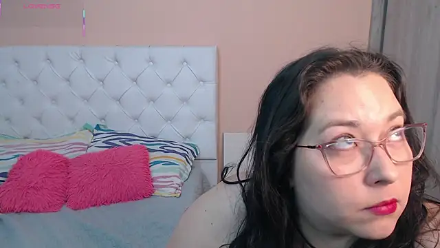 May Carlier online show from 12.01.25