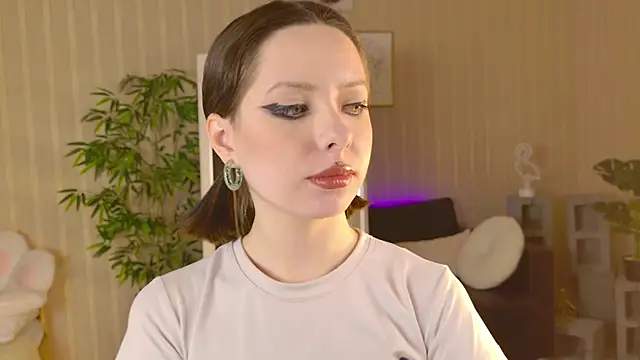 Lazzy Lizzy online show from 12.12.24