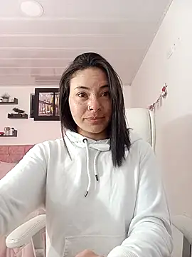 emmaroxi online show from 02.21.25