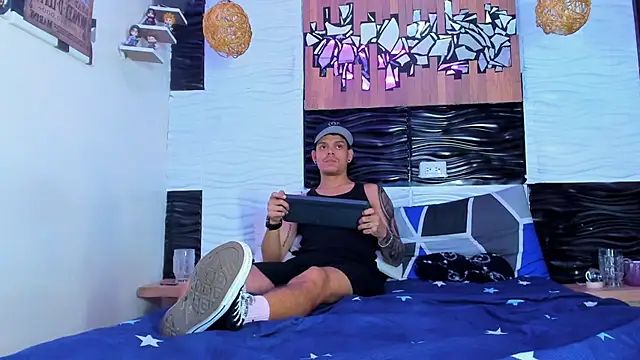 Friendsofeverything  online show from 11.01.25