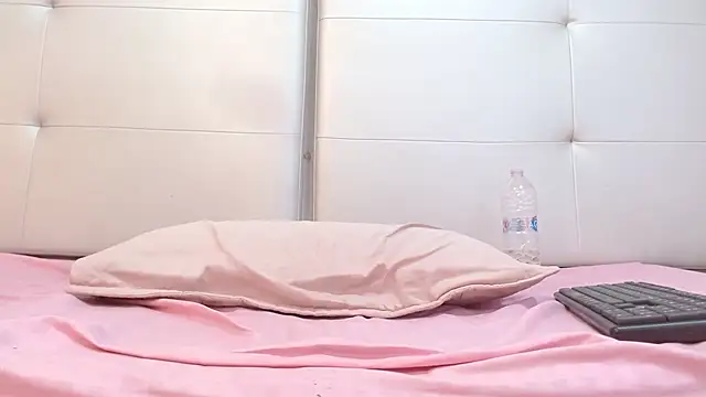 Snapshot of Alisson_Freckles chatting on 12.07.24 Alisson Freckles online show from 12.07.24