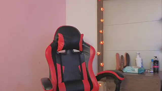 Alisson Freckles online show from 02.24.26