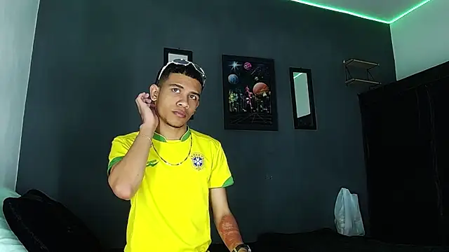 Snapshot of Romancartier_1 chatting on 12.12.24 Romancartier 1 online show from 12.12.24