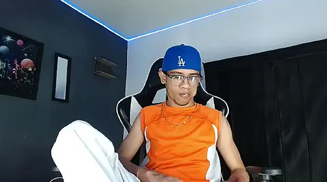 Snapshot of Romancartier_1 chatting on 12.21.24 Romancartier 1 online show from 12.21.24