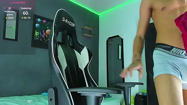 Snapshot of Romancartier_1 chatting on 02.21.25 Romancartier 1 online show from 02.21.25