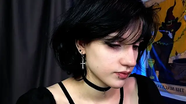 dark vamp  online show from 12.18.24