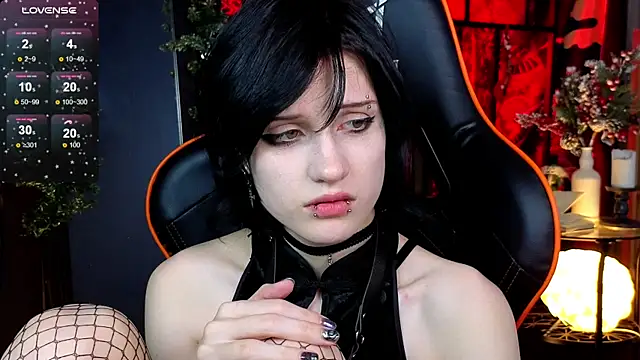 dark vamp  online show from 12.21.24