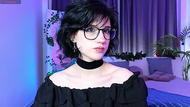 dark vamp  online show from 12.21.24