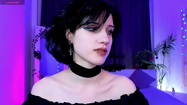 dark vamp  online show from 12.25.24