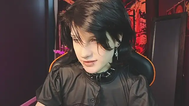 dark vamp  online show from 01.22.25