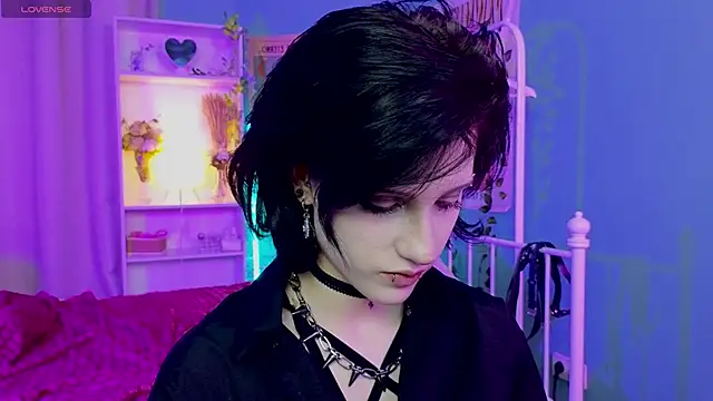 dark vamp  online show from 01.23.25