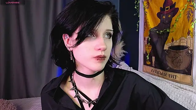 dark vamp  online show from 01.23.25