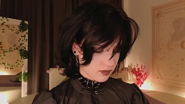 dark vamp  online show from 02.21.25