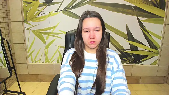 Snapshot of Mira_Karter chatting on 12.08.24 Mira Karter online show from 12.08.24