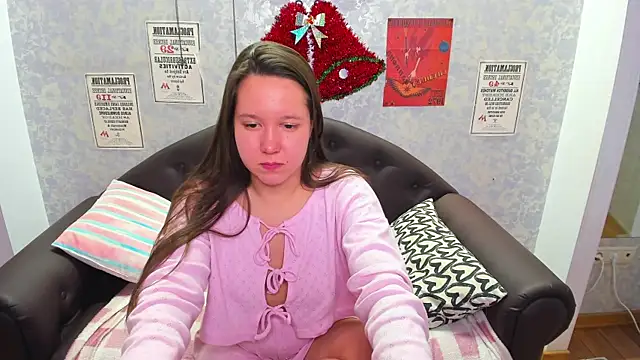 Snapshot of Mira_Karter chatting on 12.18.24 Mira Karter online show from 12.18.24