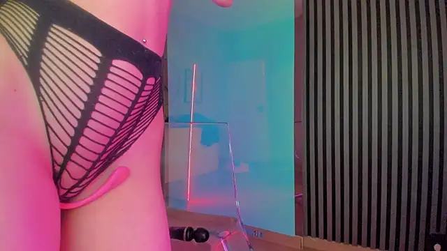 Snapshot of blondie_muller chatting on 02.01.25 blondie muller online show from 02.01.25