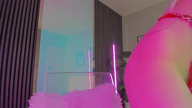 Snapshot of blondie_muller chatting on 03.01.25 blondie muller online show from 03.01.25