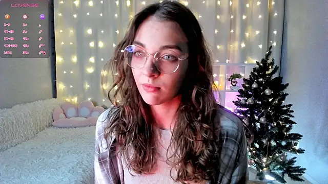 Snapshot of AraCopple chatting on 01.09.25 AraCopple online show from 01.09.25