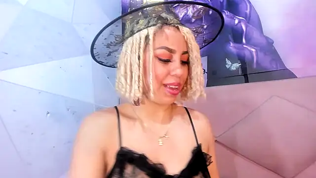 Lucy White   online show from 02.10.25