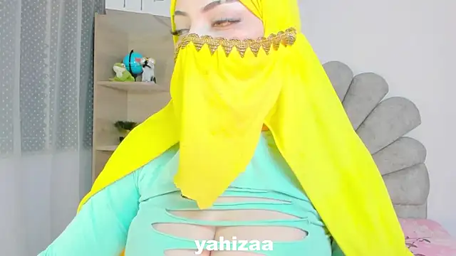 Snapshot of Amaltea chatting on 11.22.25 Amaltea online show from 11.22.25