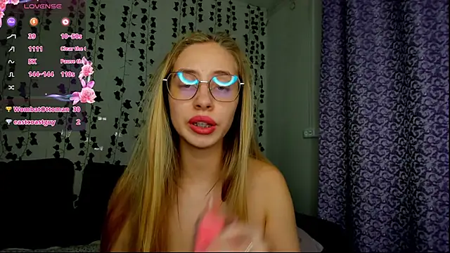 Snapshot of Kitty_Katrine chatting on 01.05.25 Kitty Katrine online show from 01.05.25