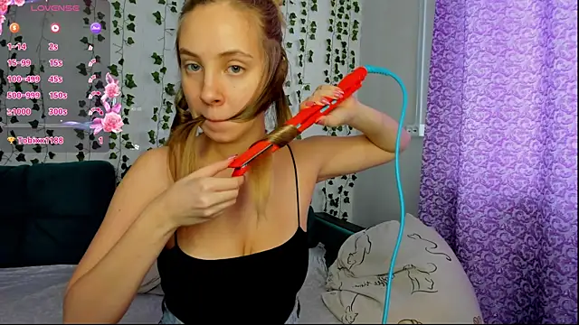 Snapshot of Kitty_Katrine chatting on 01.27.25 Kitty Katrine online show from 01.27.25