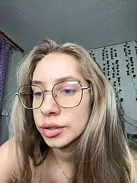 Snapshot of Kitty_Katrine chatting on 02.28.25 Kitty Katrine online show from 02.28.25
