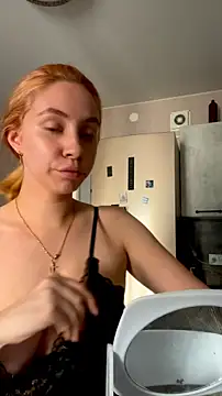 Snapshot of Kitty_Katrine chatting on 09.18.25 Kitty Katrine online show from 09.18.25