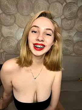 Kitty Katrine online show from 11.04.25