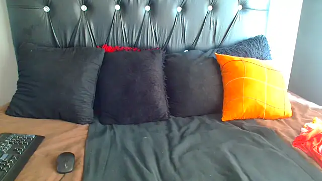 AfricanBigAssxx98 online show from 02.13.25