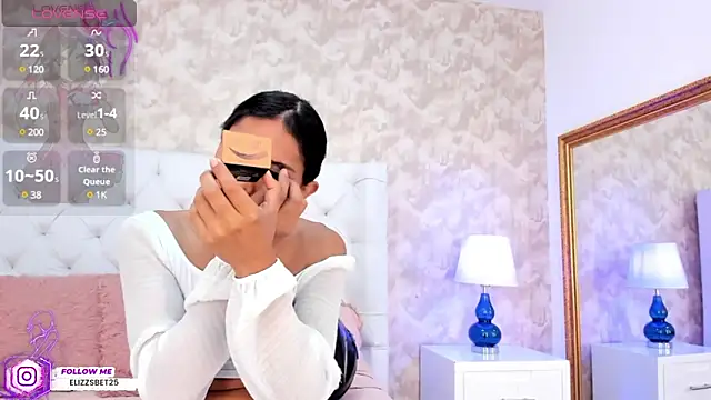 Eliza Thaylor   online show from 02.03.25