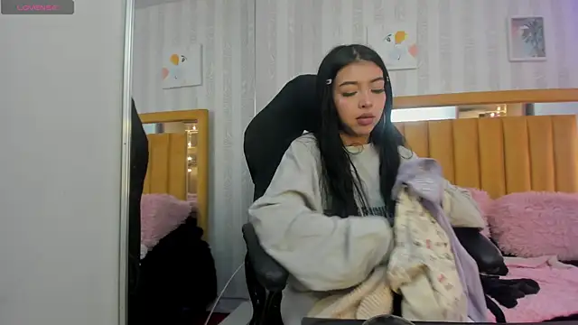 pettit courtny online show from 10.01.25