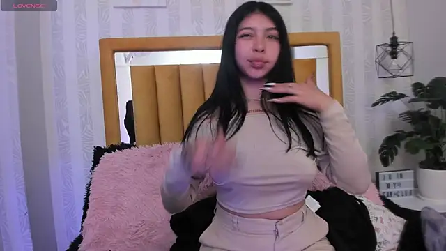 pettit courtny online show from 10.11.25