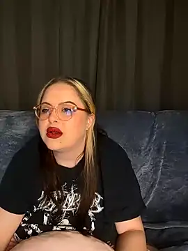 Snapshot of ChubbyBubs chatting on 10.17.25 ChubbyBubs online show from 10.17.25