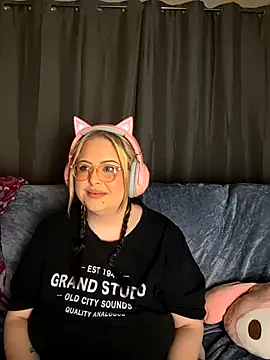 Snapshot of ChubbyBubs chatting on 10.20.25 ChubbyBubs online show from 10.20.25