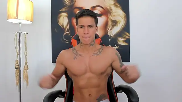 Snapshot of pettergrey1 chatting on 12.03.24 pettergrey1 online show from 12.03.24