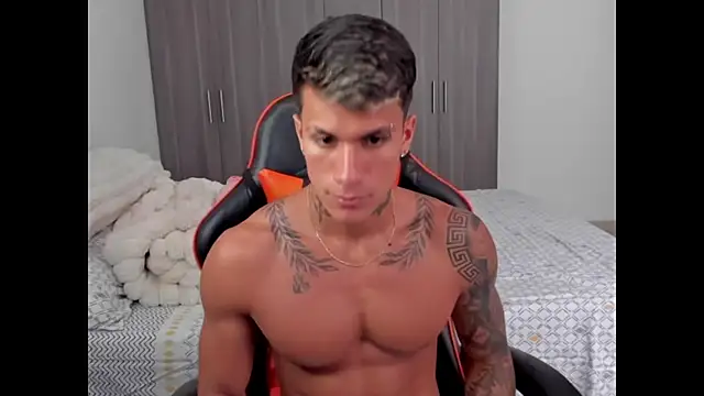 Snapshot of pettergrey1 chatting on 10.05.25 pettergrey1 online show from 10.05.25