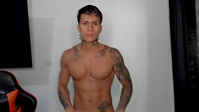 Snapshot of pettergrey1 chatting on 10.20.25 pettergrey1 online show from 10.20.25